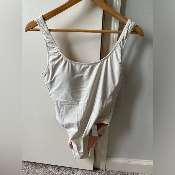 NWT J. Crew Heritage scoopback one-piece swimsuit 4 - Picture 9 of 10